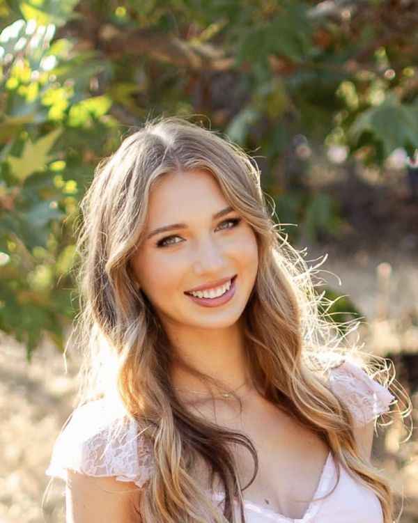 Zoe S., Characters.io performer in San Jose